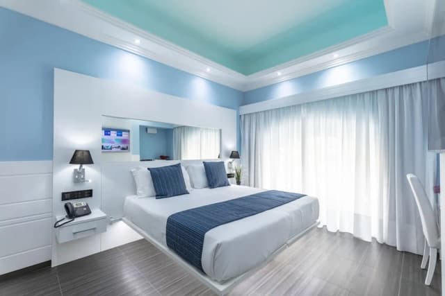 THE ONE Boutique Hotel & SPA Rome-Deluxe Double Room, City View-17