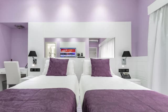 THE ONE Boutique Hotel & SPA Rome-Deluxe Double Room, City View-11