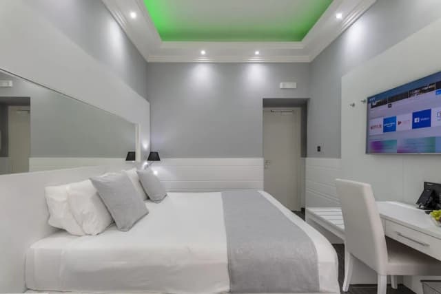 THE ONE Boutique Hotel & SPA Rome-Deluxe Double Room, City View-8