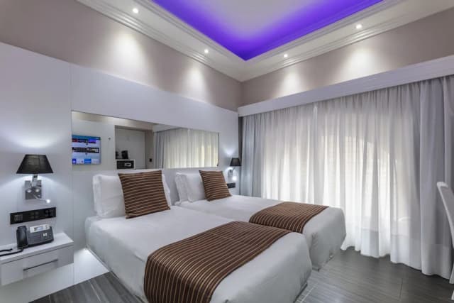 THE ONE Boutique Hotel & SPA Rome-Deluxe Double Room, City View-5