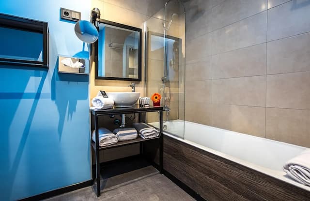 NYX Hotel Madrid by Leonardo Hotels-Comfort Triple Room-2