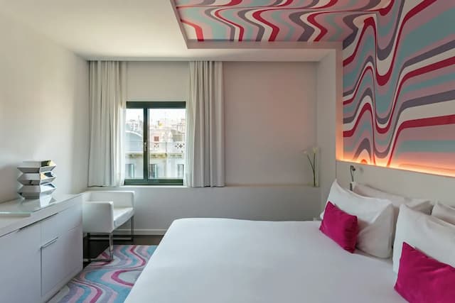 룸 메이트 칼라, 바르셀로나-더블룸-4