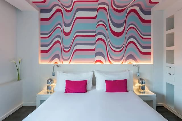 룸 메이트 칼라, 바르셀로나-더블룸-1