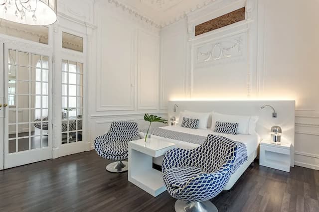 룸 메이트 칼라, 바르셀로나-스위트-3