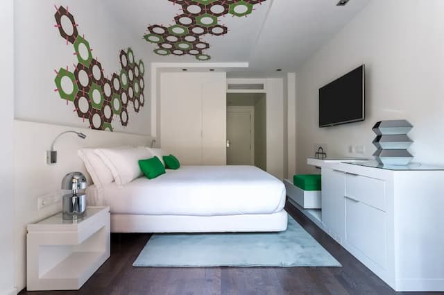 룸 메이트 칼라, 바르셀로나-이그제큐티브룸, 테라스-3