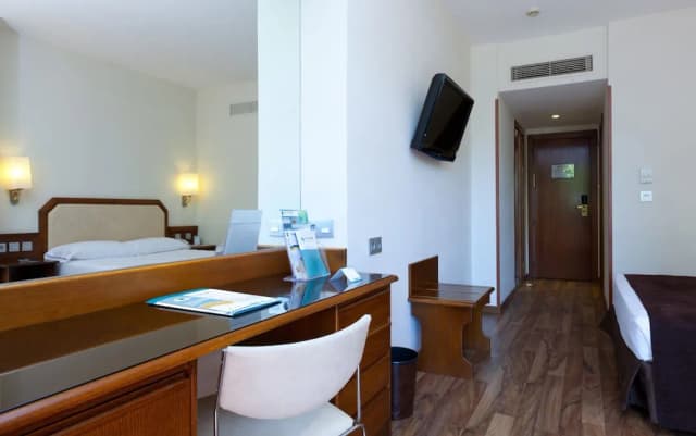 Senator Barajas Hotel-Double Room Single Use-8