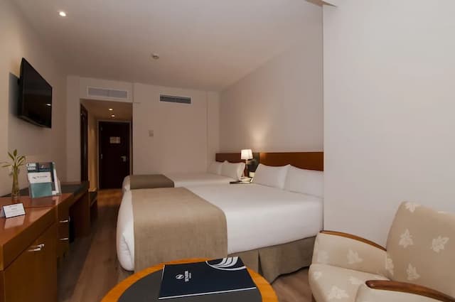 Senator Barajas Hotel-Family Room-4