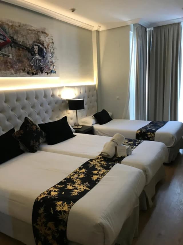 Hotel Suites Feria de Madrid-Triple Room-3