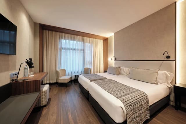 Catalonia Barcelona Plaza-Double Room, City View-4
