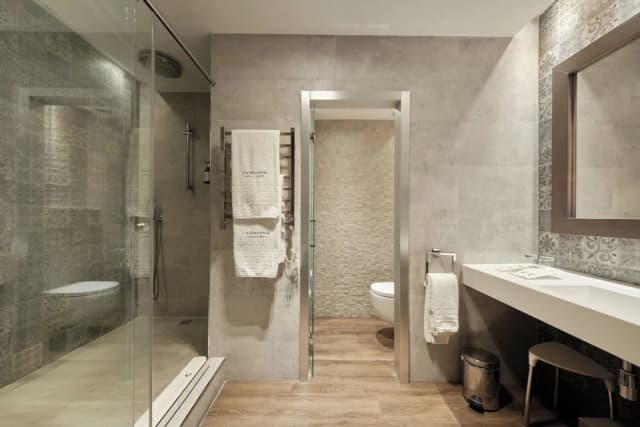 Catalonia Barcelona Plaza-Suite (Clock)-6