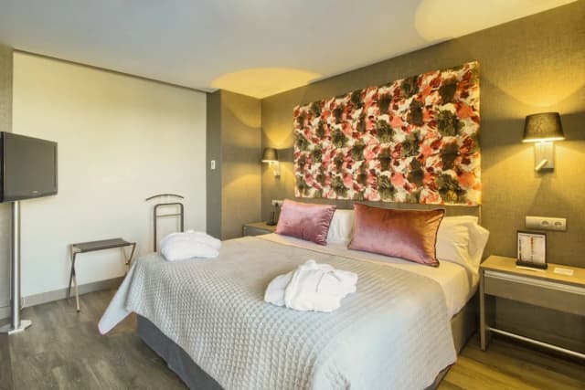 Catalonia Barcelona Plaza-Suite (Clock - Single Use)-2