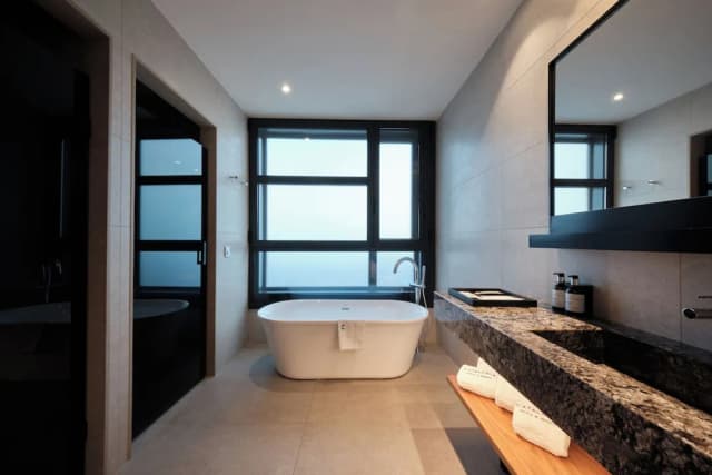 Catalonia Barcelona Plaza-Junior Room, Terrace (Suite, Single Use)-6