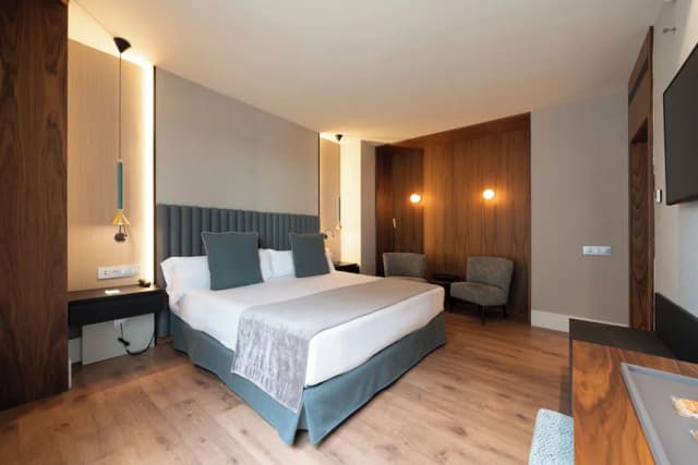 Catalonia Barcelona Plaza-Junior Room, Terrace (Suite, Single Use)-7