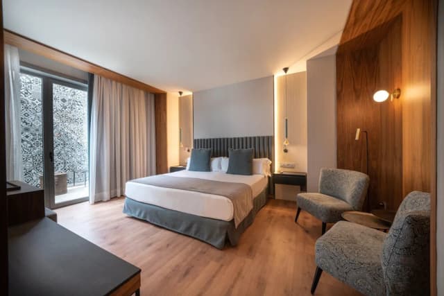 Catalonia Barcelona Plaza-Junior Room, Terrace (Suite, Single Use)-1