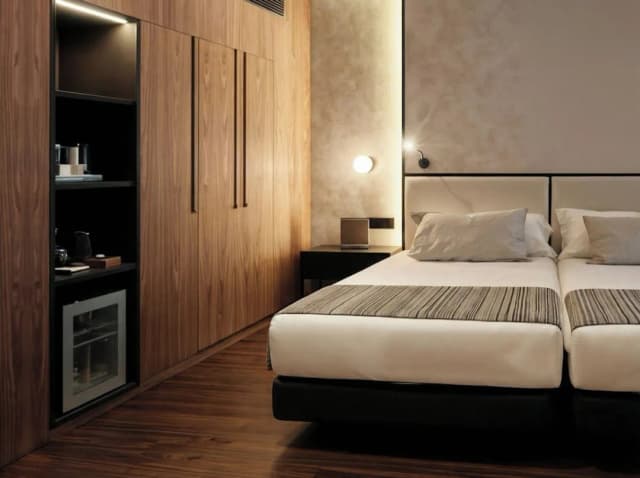 Catalonia Barcelona Plaza-Triple Room (2 adults + 1 children)-5