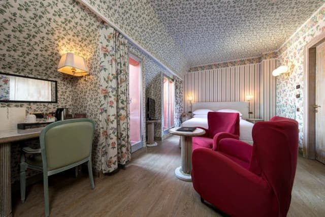 國會大廈飯店-豪華雙人或雙床房-1