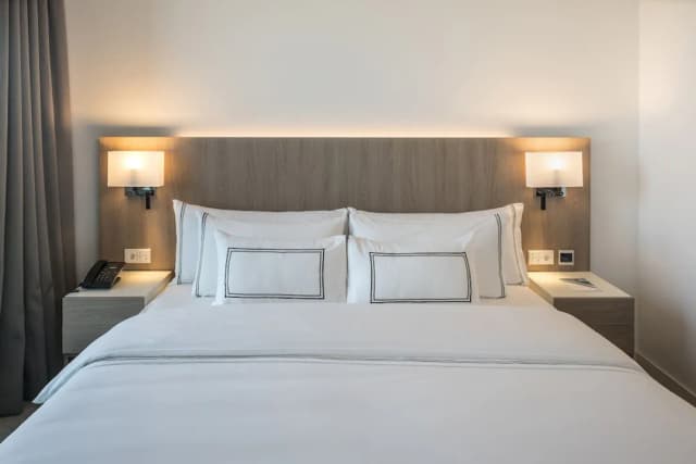 Melia Frankfurt City-Melia Guestroom-3