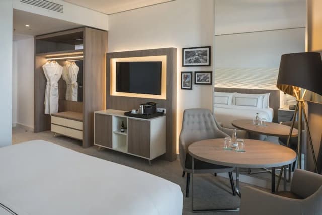 メリア フランクフルト シティ-The Level Premium Room with Skyline View-9