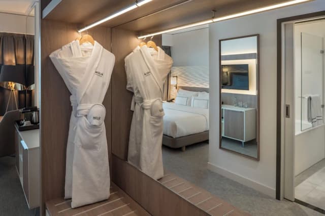 メリア フランクフルト シティ-The Level Premium Room with Skyline View-8