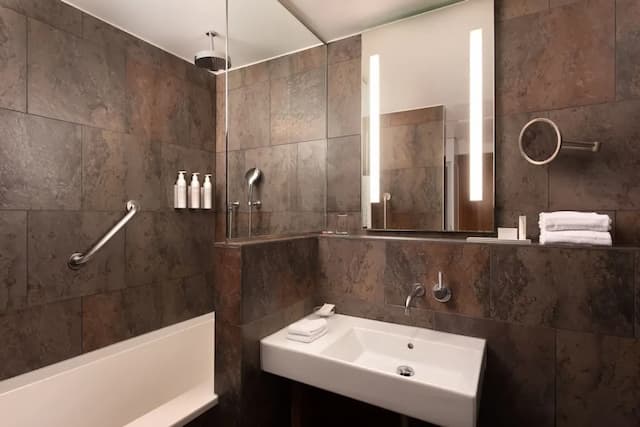 巴塞隆納艾美飯店-尊榮客房, 1 張特大雙人床-9