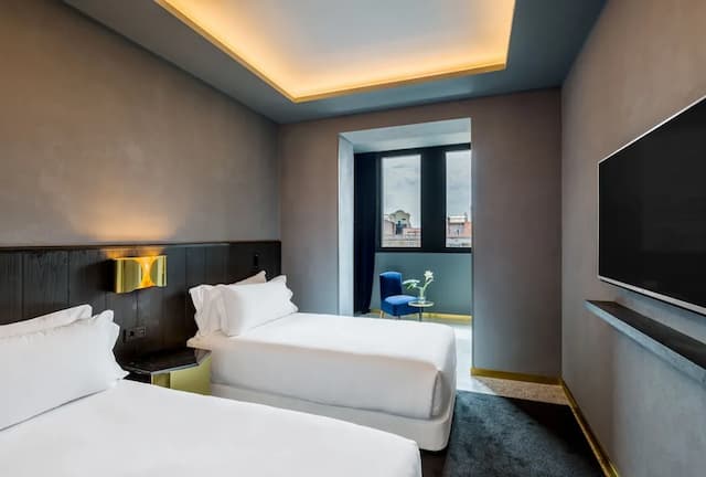 Room Mate Collection Gerard, Barcelona-Deluxe Double or Twin Room-9