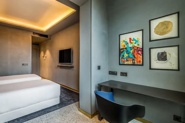 Room Mate Collection Gerard, Barcelona-Deluxe Double or Twin Room-7