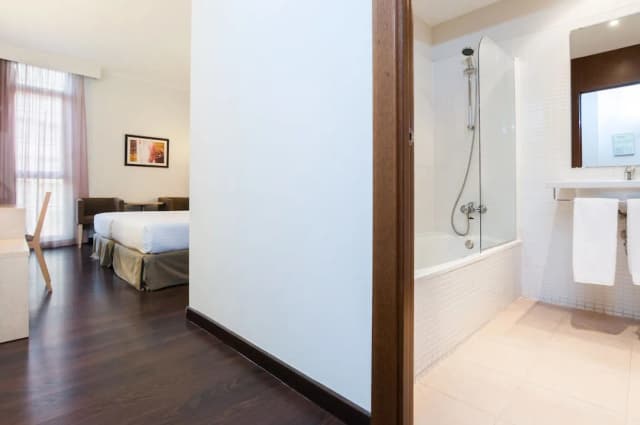 Exe Barcelona Gate-Triple Room-2