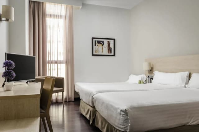 Exe Barcelona Gate-Triple Room-4