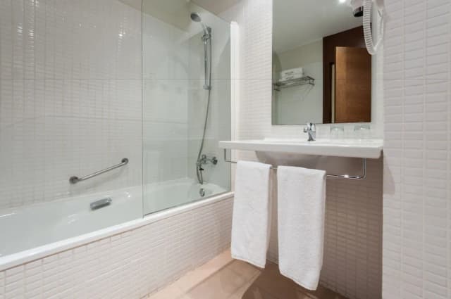 Exe Barcelona Gate-Triple Room-5