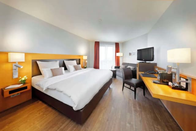 Best Western Premier IB Hotel Friedberger Warte-Deluxe Room, 1 King Bed, Courtyard Area (with Sofabed)-1