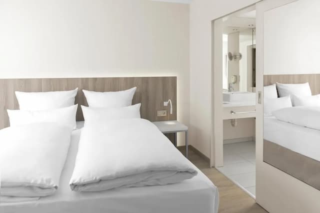 NH Fürth Nürnberg-套房 (Extra Bed 2 adults + 2 children)-11
