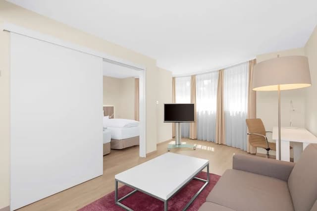 NH Fürth Nürnberg-套房 (Extra Bed 3 adults)-1