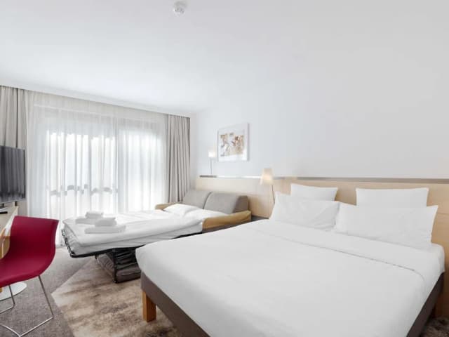 柏林 MITTE 諾富特飯店-高級雙人房, 1 張標準雙人床和 1 張沙發床-2