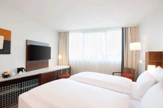 NH Frankfurt Niederrad-Standard Room-1