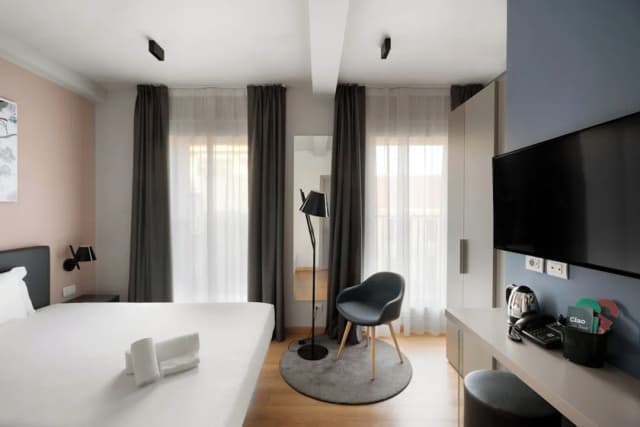 21 하우스 오브 스토리스 치타 스투디-Creator - King Size bed-2