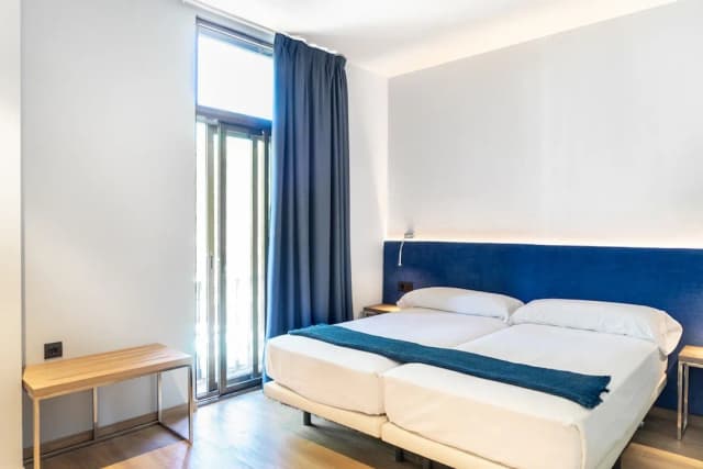 加里飯店-標準雙人房-5