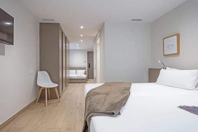 Bcn蒙錐克飯店-三人房, 露台-7