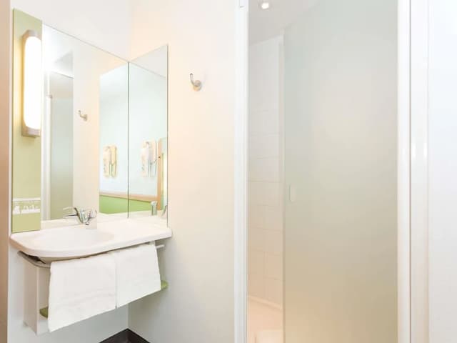 イビスバジェットマドリッドバリェカス-ルーム ダブルベッド 1 台-3