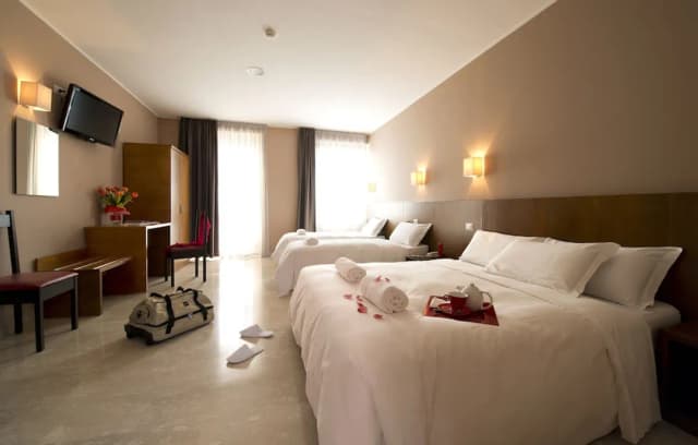 Oasi Village Hotel-经典四人房-1