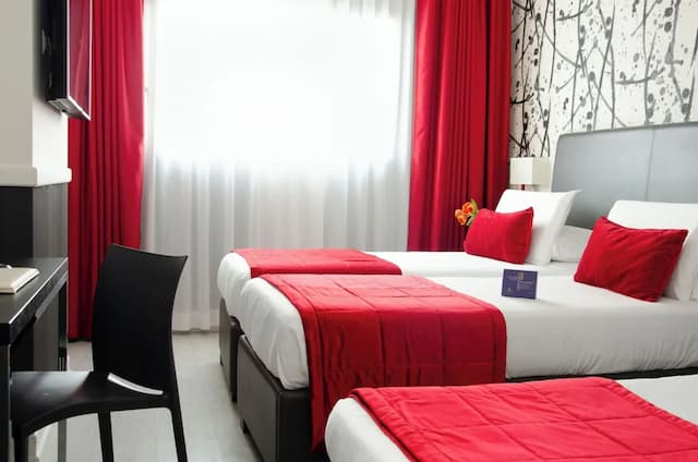 歐美宮殿飯店-標準三人房-7