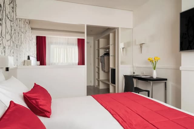 歐美宮殿飯店-標準雙人或雙床房-8