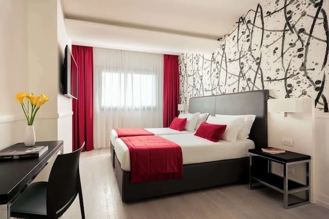 歐美宮殿飯店-標準雙人或雙床房-13