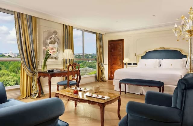 Parco dei Principi Grand Hotel & SPA - Preferred Hotels & Resorts-Junior Suite Villa Borghese Park View-1