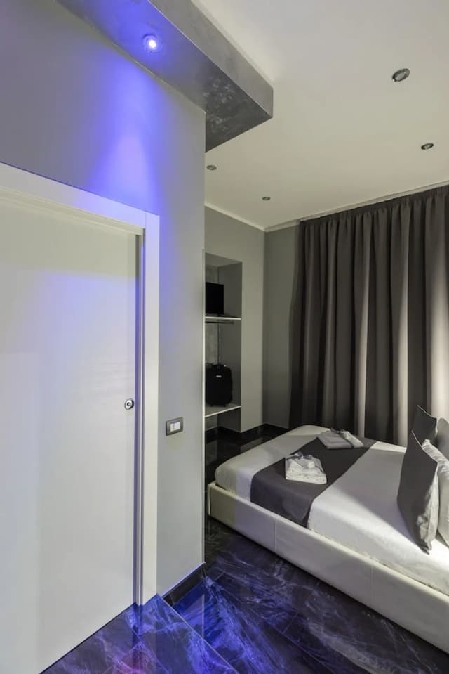 팔라스 나폴리-이코노미룸-9