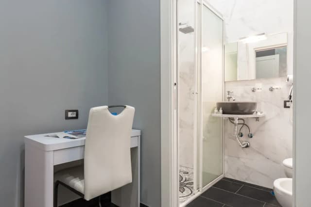 팔라스 나폴리-이코노미룸-8