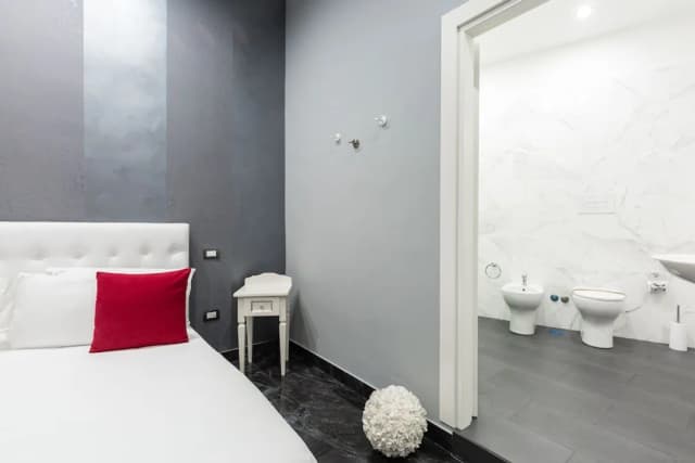 팔라스 나폴리-클래식 더블룸-11