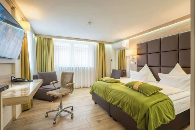 ベストウェスタン プラス ホテル フュッセン-スタンダード ルーム シングルベッド 2 台 バリアフリー (with Two Single SofaBeds)-1