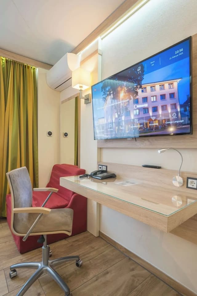 ベストウェスタン プラス ホテル フュッセン-コンフォート ルーム シングルベッド 2 台 (with Two Single SofaBeds;Comfort Plus)-3