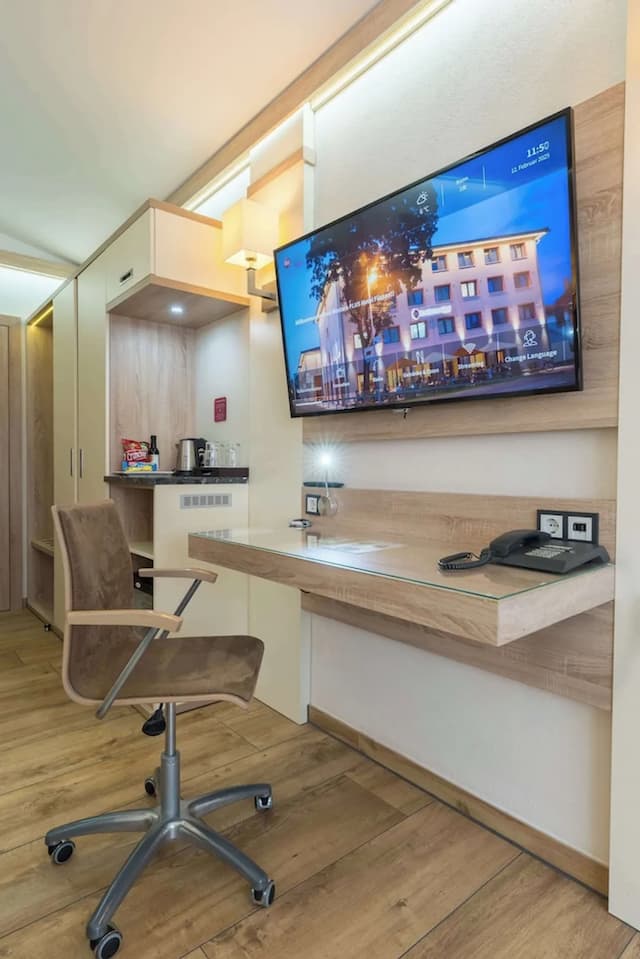 ベストウェスタン プラス ホテル フュッセン-コンフォート ルーム シングルベッド 2 台 (with Two Single SofaBeds;Comfort Plus)-7