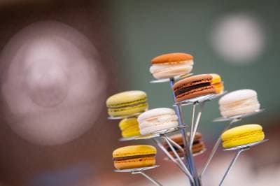 Amarillo 甜點吧 - 船上全新甜點吧!設置新鮮製作的義式冰淇淋與馬卡龍點心,整體空間明亮而充滿活力。你想選擇奶油自製冰淇淋還是美味的巧克力果仁糖? 沒有人能抗拒Amarillo冰淇淋店的致命誘惑。